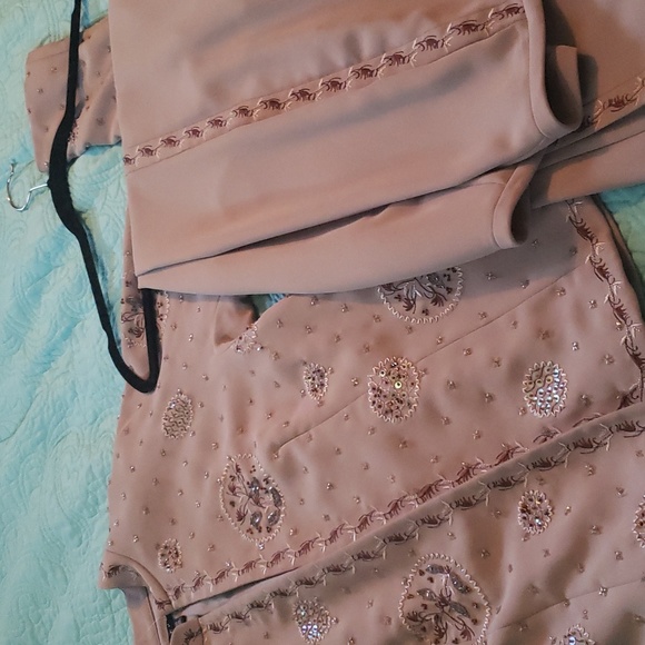 Suit 2 pc sequin outfit - Picture 1 of 17